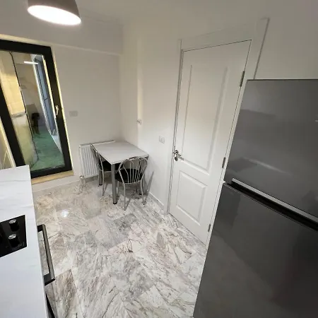 Patrick Apartment *